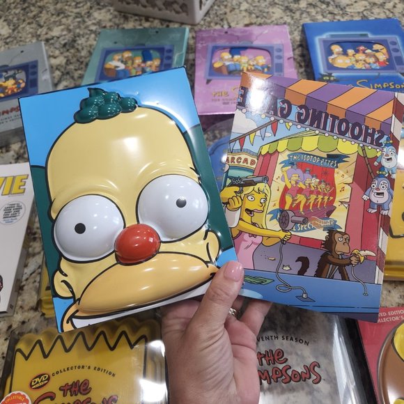 The Simpsons Series 1-14 and the movie - Picture 4 of 7